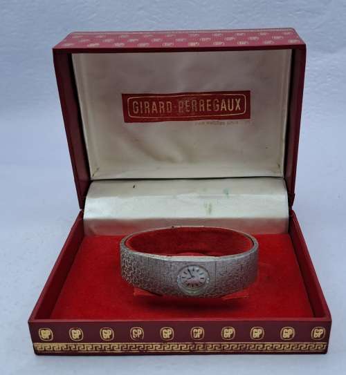 Vintage Girard Perregaux Ladies Manual wind watch -WORKING- in Box - SWISS