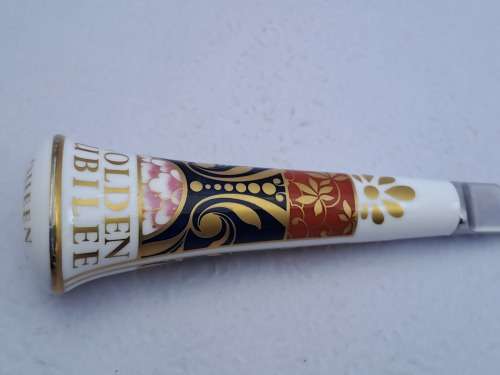 Royal Worcester 1952-2002 Queen Elizabeth II Golden Jubilee Fine bone China Knife-Sheffield England