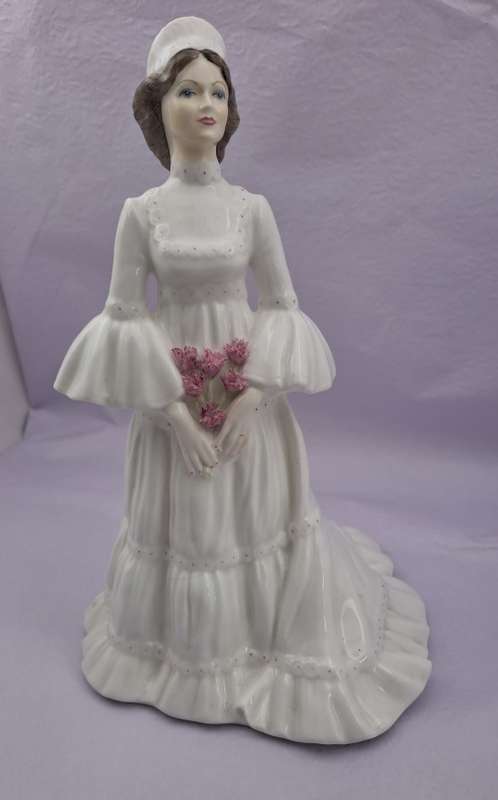 Vintage Coalport Bone China LADIES OF FASHION The Bride Figurine (hairline Crack)
