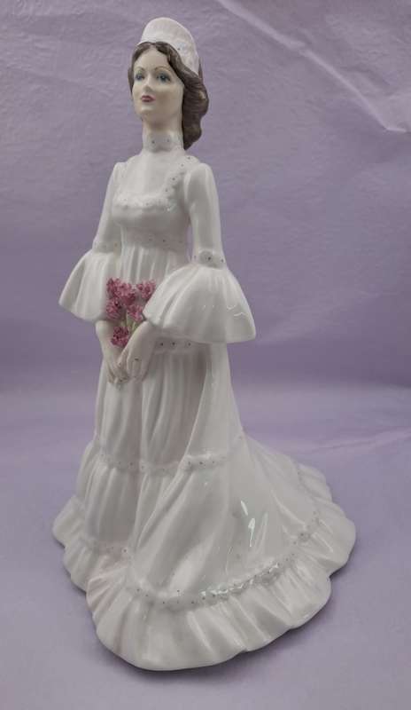 Vintage Coalport Bone China LADIES OF FASHION The Bride Figurine (hairline Crack)
