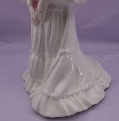 Vintage Coalport Bone China LADIES OF FASHION The Bride Figurine (hairline Crack)