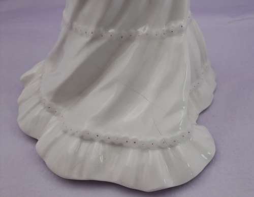 Vintage Coalport Bone China LADIES OF FASHION The Bride Figurine (hairline Crack)