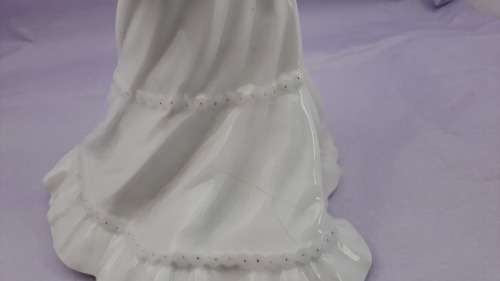 Vintage Coalport Bone China LADIES OF FASHION The Bride Figurine (hairline Crack)