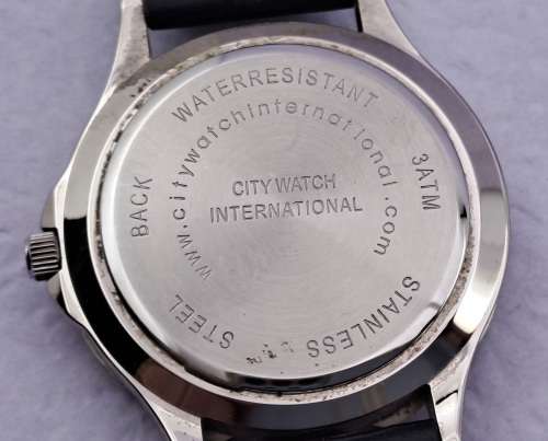 Vintage Sandoz 3 atm Quartz watch with Leather strap ..working (new Battery) original leather box