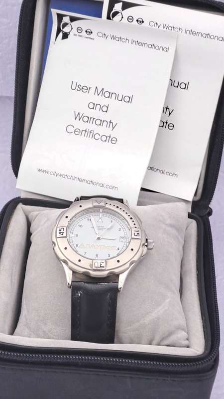 Vintage Sandoz 3 atm Quartz watch with Leather strap ..working (new Battery) original leather box