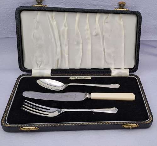 1944 Sterling Silver Hallmarked Christening Cutlery set -Boxed - excellent-Berlingham England.