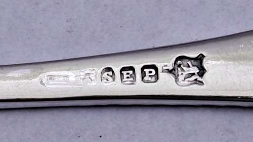 Vintage Silverplated Spoon - England.148mm