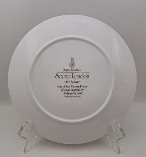 1986 Vintage Royal Doulton SECRET LONDON The Mews Plate 210mm