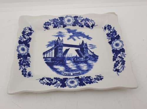Small Vintage Genuine Hand Engraving London Pride TOWER BRIDGE J.H Weatherby & Sons Tray