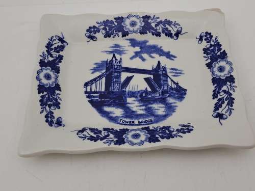 Small Vintage Genuine Hand Engraving London Pride TOWER BRIDGE J.H Weatherby & Sons Tray