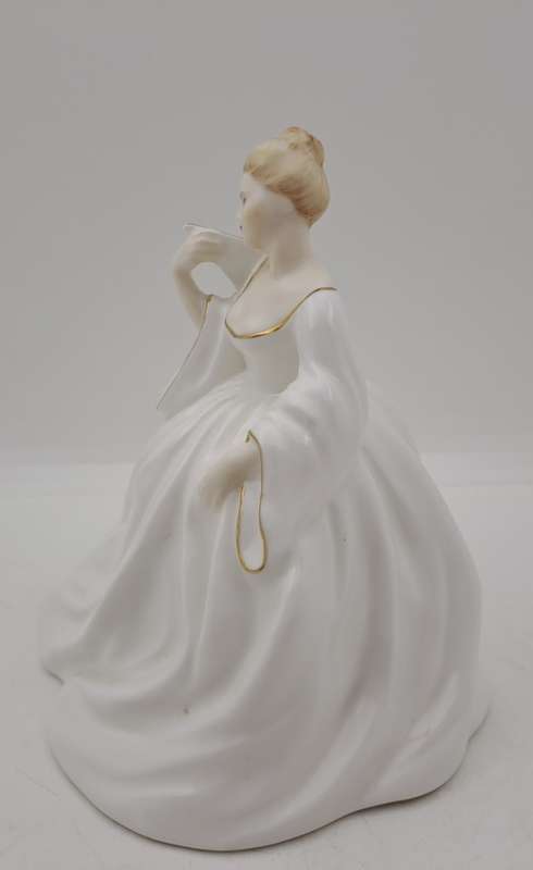 Vintage COALPORT Bone China Figurine -Samantha Ladies of fashion - Handmade 13cmx12cmx9cm