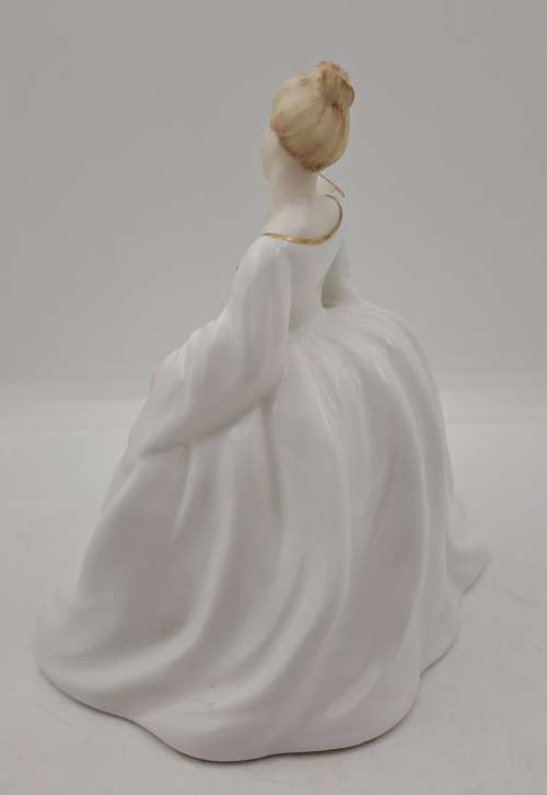 Vintage COALPORT Bone China Figurine -Samantha Ladies of fashion - Handmade 13cmx12cmx9cm