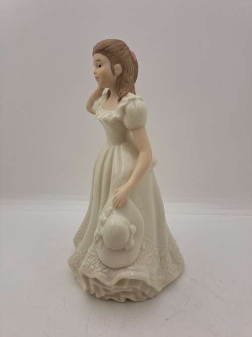 Vintage The Regal Collection P075 `English Rose` Figurine  16cm
