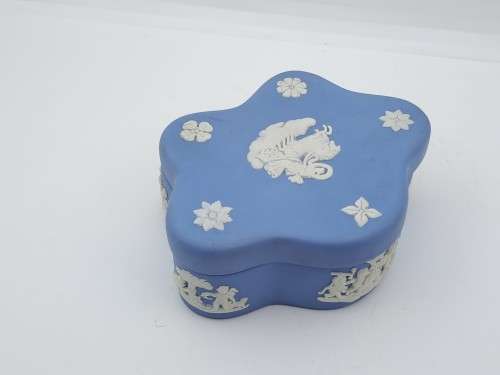 Vintage Wedgwood Trinket  Box 35x97x80mm