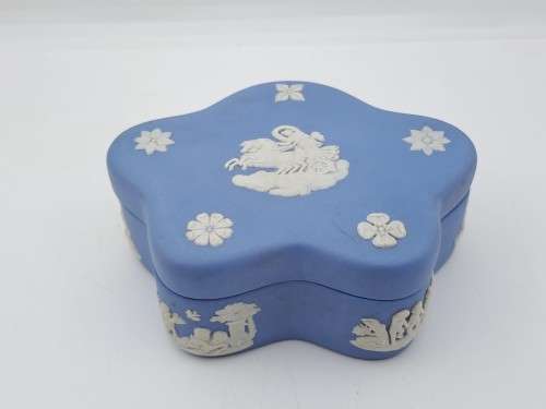 Vintage Wedgwood Trinket  Box 35x97x80mm