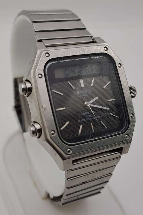 Pre-Owned Vintage Seiko Sports 100 Alarm Chronograph Quartz watch-Working