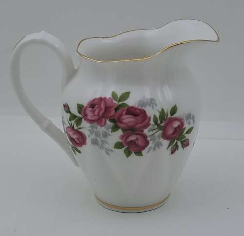 Small Vintage Royal Albert Bone China Creamer 82x95x68mm