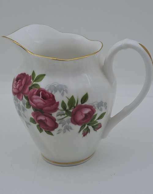 Small Vintage Royal Albert Bone China Creamer 82x95x68mm
