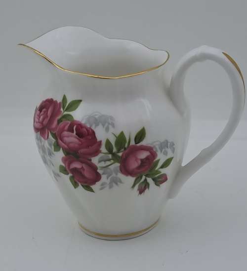 Small Vintage Royal Albert Bone China Creamer 82x95x68mm