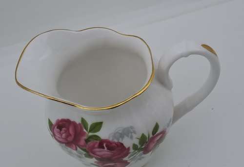 Small Vintage Royal Albert Bone China Creamer 82x95x68mm