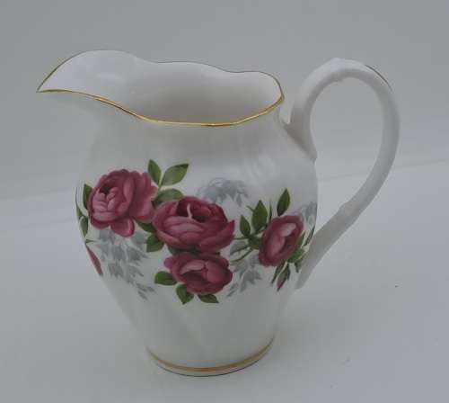 Small Vintage Royal Albert Bone China Creamer 82x95x68mm
