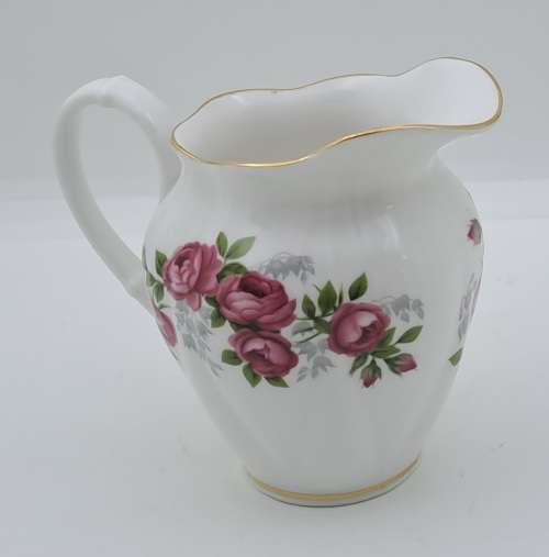 Small Vintage Royal Albert Bone China Creamer 82x95x68mm