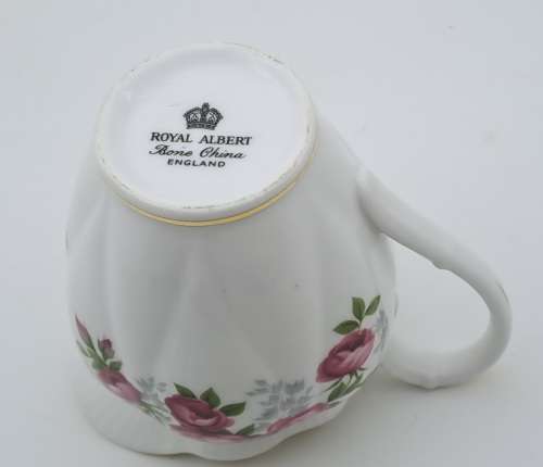 Small Vintage Royal Albert Bone China Creamer 82x95x68mm