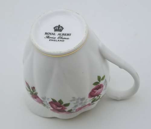 Small Vintage Royal Albert Bone China Creamer 82x95x68mm