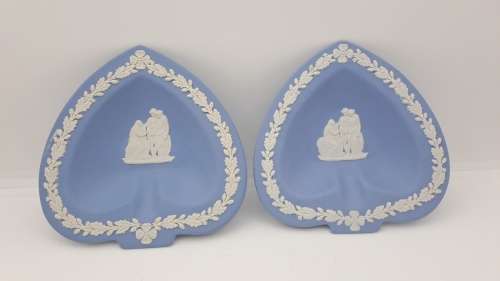 2 Vintage Wedgwood Jasper ashtrays 115mmx115mm
