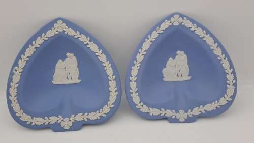 2 Vintage Wedgwood Jasper ashtrays 115mmx115mm
