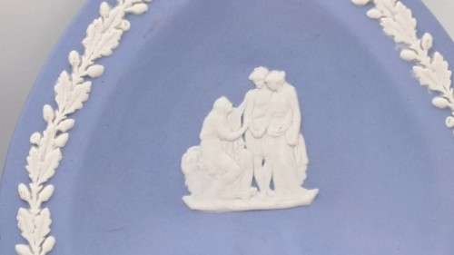 2 Vintage Wedgwood Jasper ashtrays 115mmx115mm