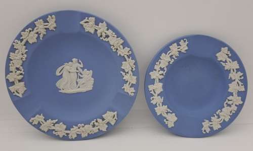 2 Collectable Vintage Wedgwood Jasper ashtrays 100mm and 90mm
