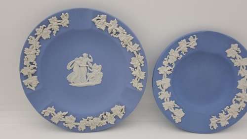 2 Collectable Vintage Wedgwood Jasper ashtrays 100mm and 90mm