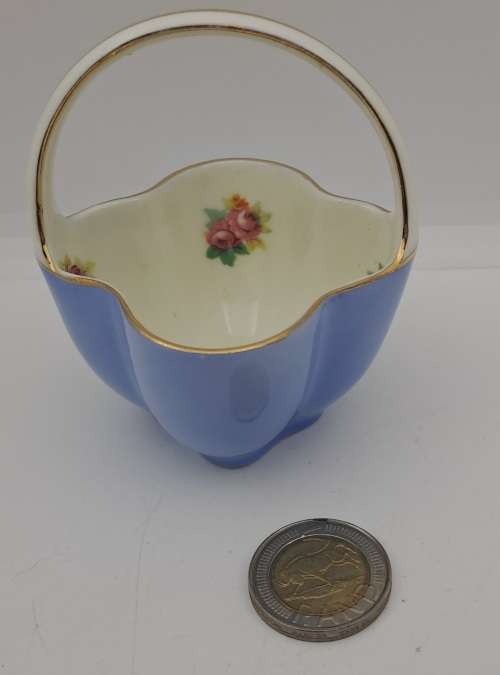 Small Vintage Royal Doulton Trinket Dish 90x74x72mm-England