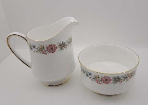 33pc Vintage Paragon BELINDA Stoke-on-Trent Tea set -By Appointment to the Queen