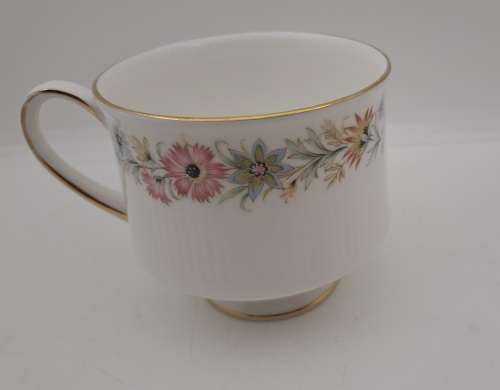 1966 Vintage Royal Albert Belinda -Paragon Replacement tea cup -70x100x78mm