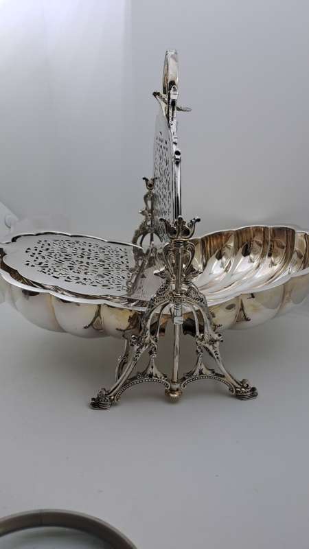 Antique/Vintage SilverPlate English Fold clam shell bun warmer biscuit box