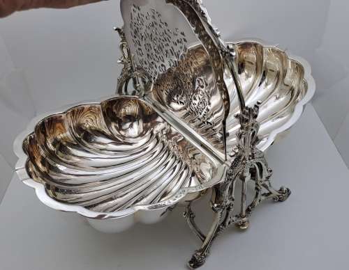 Antique/Vintage SilverPlate English Fold clam shell bun warmer biscuit box