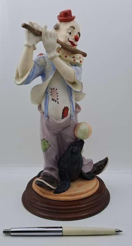 Vintage The Leonardo Collection - Circus Clown Figurine 26cm x13cm