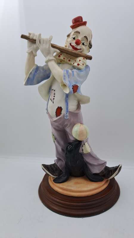 Vintage The Leonardo Collection - Circus Clown Figurine 26cm x13cm