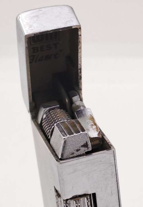 Vintage Win Lighter  (Not working ) need Service and refurbishing