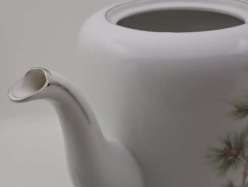 Vintage Royal Avon Tea Pot 170x250x125mm