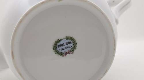 Vintage Royal Avon Tea Pot 170x250x125mm
