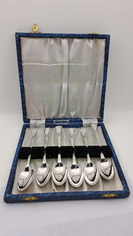 Vintage E.P.N.S Silverplated Teaspoon set of 6 -Boxed -Made in England 119mm