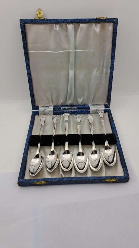 Vintage E.P.N.S Silverplated Teaspoon set of 6 -Boxed -Made in England 119mm