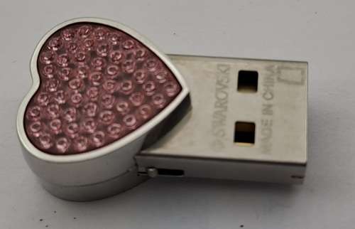 Pre-owned Swarovski Active Crystals USB(4 GB) Heart Light Rose Pendant
