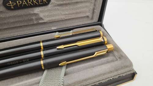 Pre-owned 3 Vintage Black and Gold Parkers Fountain Pen, 2 x Rollerballs Branded in Case