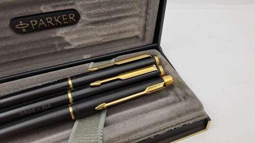 Pre-owned 3 Vintage Black and Gold Parkers Fountain Pen, 2 x Rollerballs Branded in Case