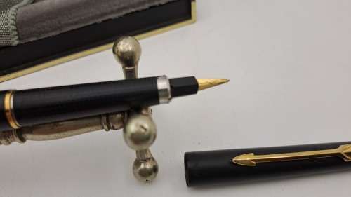 Pre-owned 3 Vintage Black and Gold Parkers Fountain Pen, 2 x Rollerballs Branded in Case