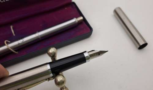 Pre-Owned Sheaffer Fountain Pen and Ball Point Pen (Branded) in Case